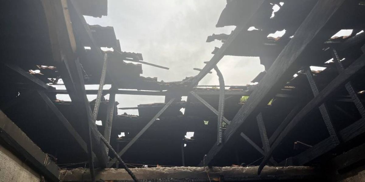 Incêndio em casa noturna mobiliza Defesa Civil em Corbélia