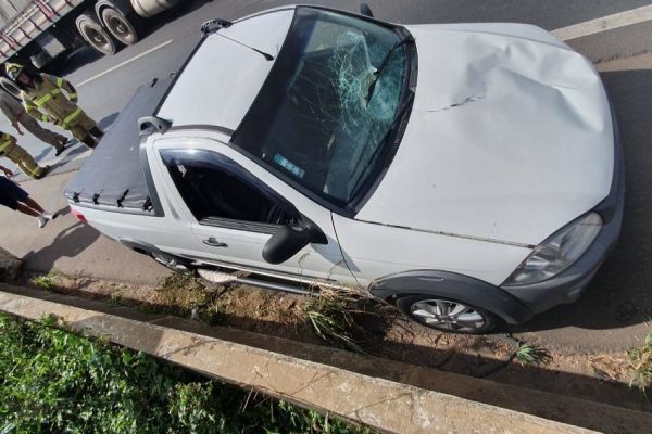 Homem é atingido por peça metálica que estava solta na BR-376 e fica em estado grave