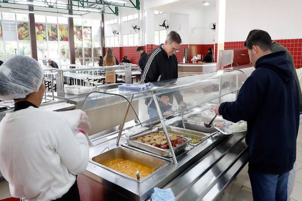 Idosos, estudantes e crianças de 6 a 10 anos agora pagam apenas R$ 3 no Restaurante Popular