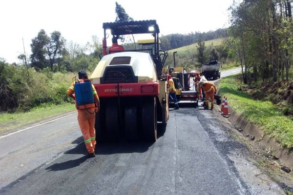 Estado assina contratos de R$ 60 milhões para conservação de 24 rodovias no Oeste