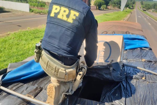 PRF apreende cigarros, defensivos agrícolas, anabolizantes e eletrônicos em ocorrências na BR-277