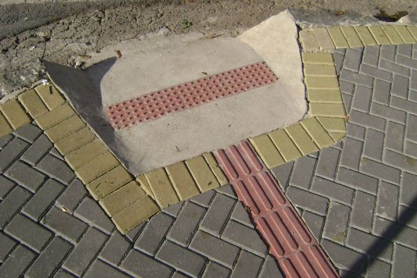 Vereador pede à Transitar a instalação de piso tátil desde o Terminal Sul até a Unioeste