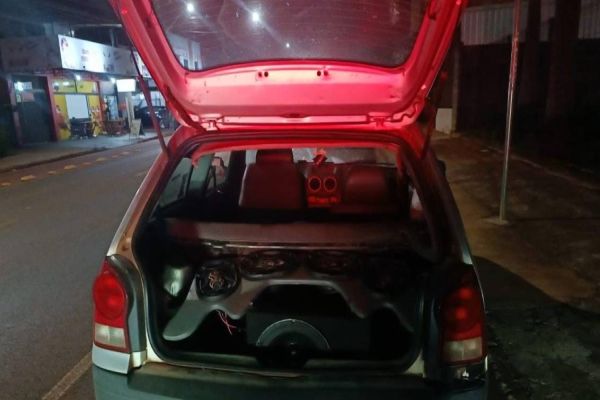 Pelotão de Trânsito apreende veículo por infração de trânsito em Cascavel