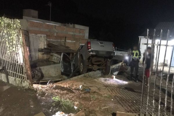 Homem é preso por dirigir embriagado e provocar acidente de trânsito na rua Europa