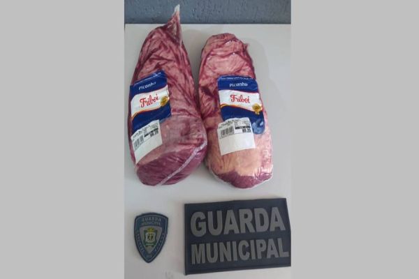 Homem é detido pela GM após furtar duas peças de picanha em supermercado