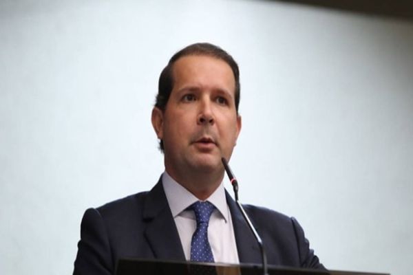 Brasilândia do Sul ganha arena multiuso e dois veículos novos