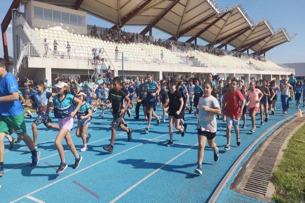 Oitenta crianças iniciam as atividades do projeto Cascavel Athletics School