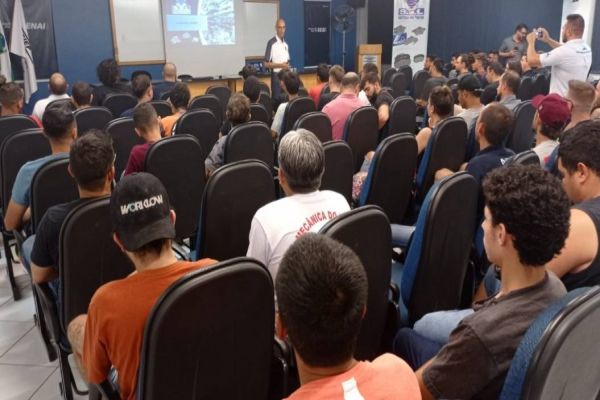 Engenheiro mostra como oficinas de reparação podem ampliar portfólio em evento da ACIC