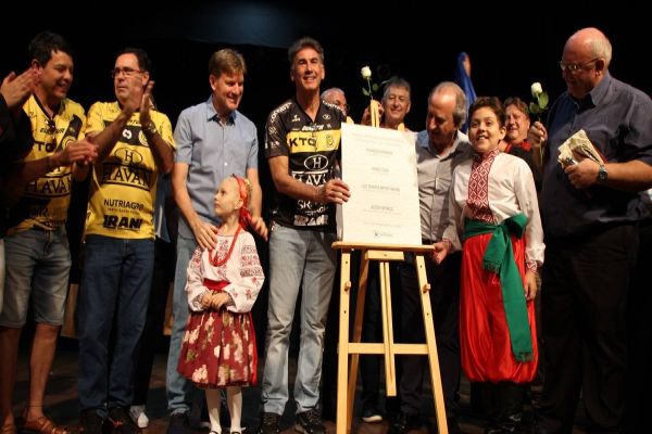 Cascavel inaugura Memorial Ucraniano em homenagem à cultura e tradições da comunidade