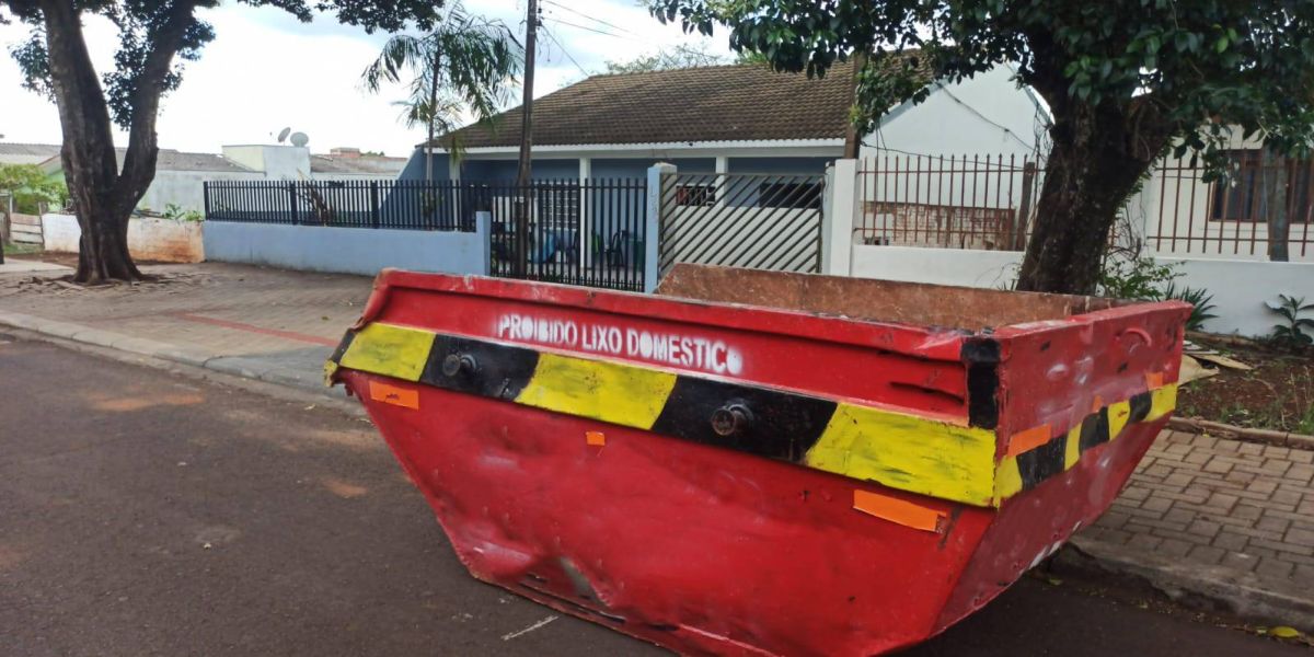 Santa Cruz recebe caçambas para comunidade eliminar pequenos entulhos que acumulam água