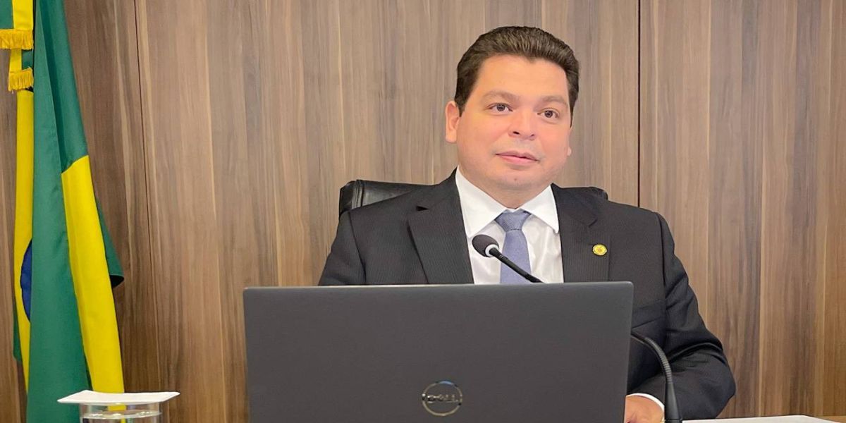 Gratuidade e desconto para idosos no transporte intermunicipal avançam em comissão da Alep