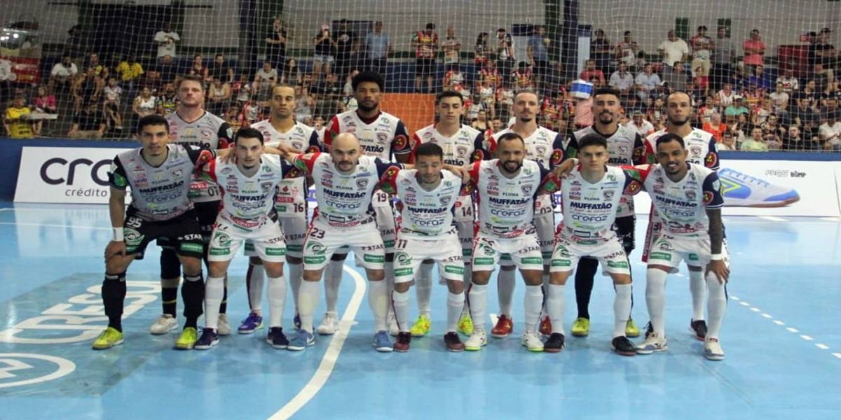 Cascavel Futsal vence Tubarão de virada na estreia da Liga Nacional de Futsal