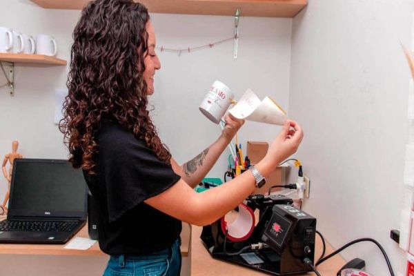 Com saldo de 11.681 vagas, Paraná liderou empregabilidade de mulheres no Sul em fevereiro