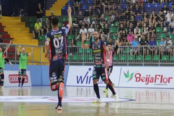 Cascavel Futsal perde para Esporte Futuro em jogo acirrado pela Liga Nacional de Futsal