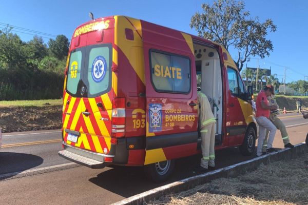 Duas pessoas ficam feridas após acidente de moto na BR 277 em Cascavel