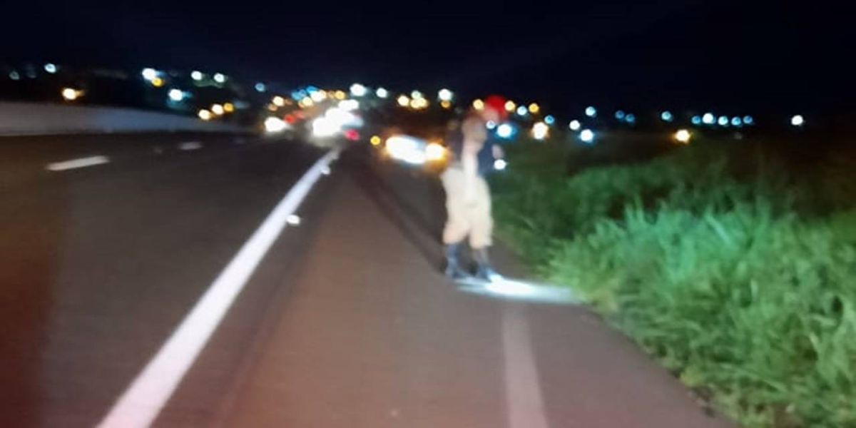 Homem sofre fratura em crânio após ser atropelado na BR-467, em Cascavel