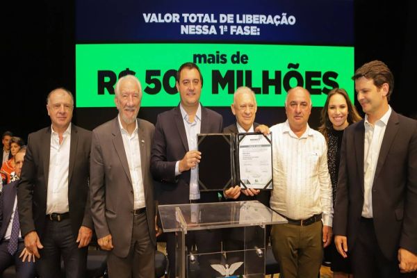 Governador lança programa para levar pavimentação a municípios com até 7 mil habitantes