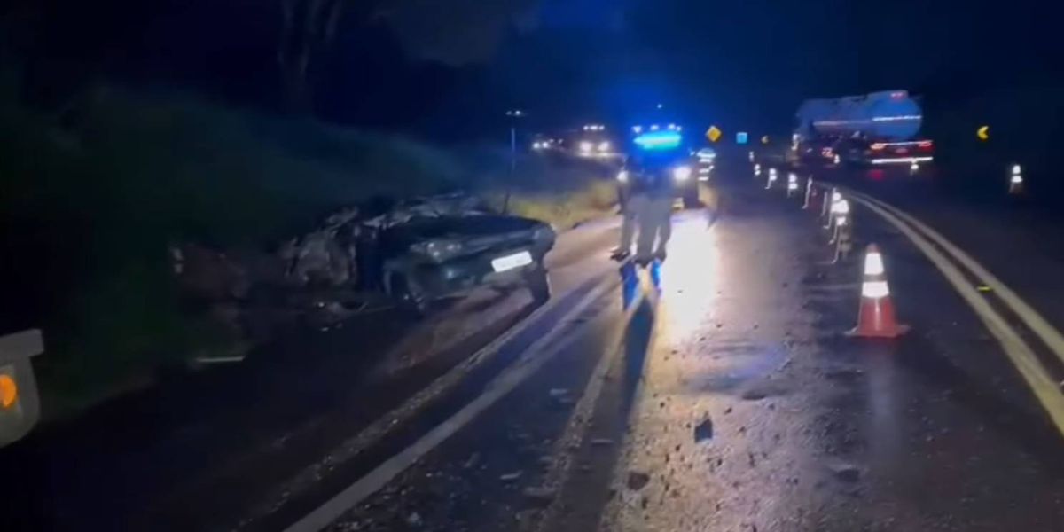 Duas pessoas morrem após colisão de automóvel com caminhão na BR-277 em Cantagalo