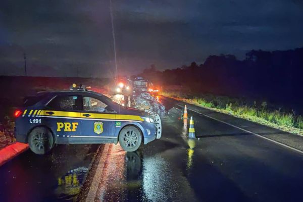 Duas pessoas morrem em colisão frontal na BR-373 em Candói