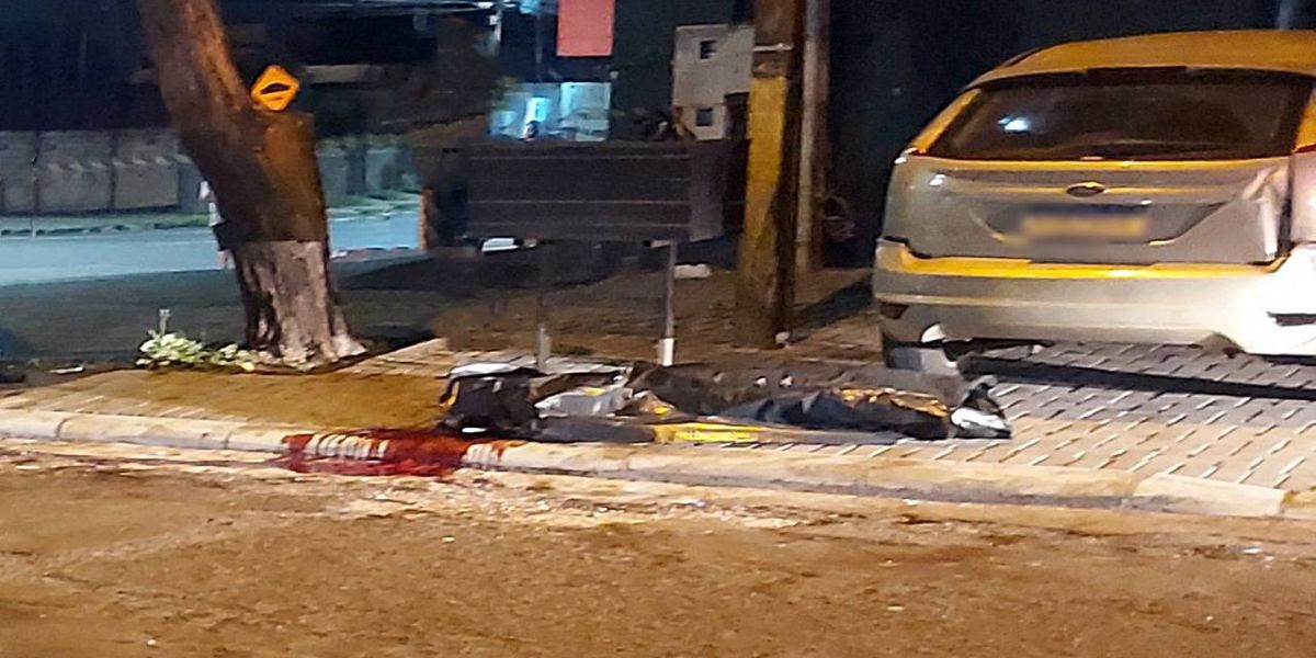 Homem de 22 anos é morto a tiros em frente a casa noturna no bairro Alto Alegre