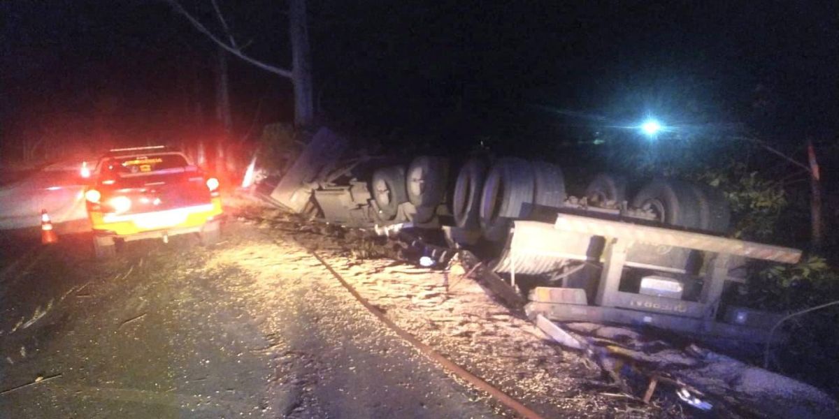 Acidente na PR-239 mata caminhoneira entre Cândido de Abreu e Reserva