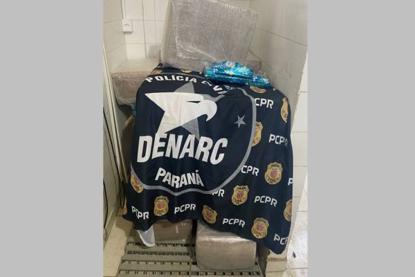 Denarc de Cascavel apreende caminhão com quase 400 quilos de maconha em Ponta Grossa