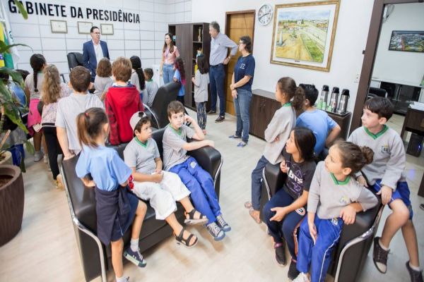 Legislativo cria o Programa Câmara Mirim, para alunos do ensino fundamental