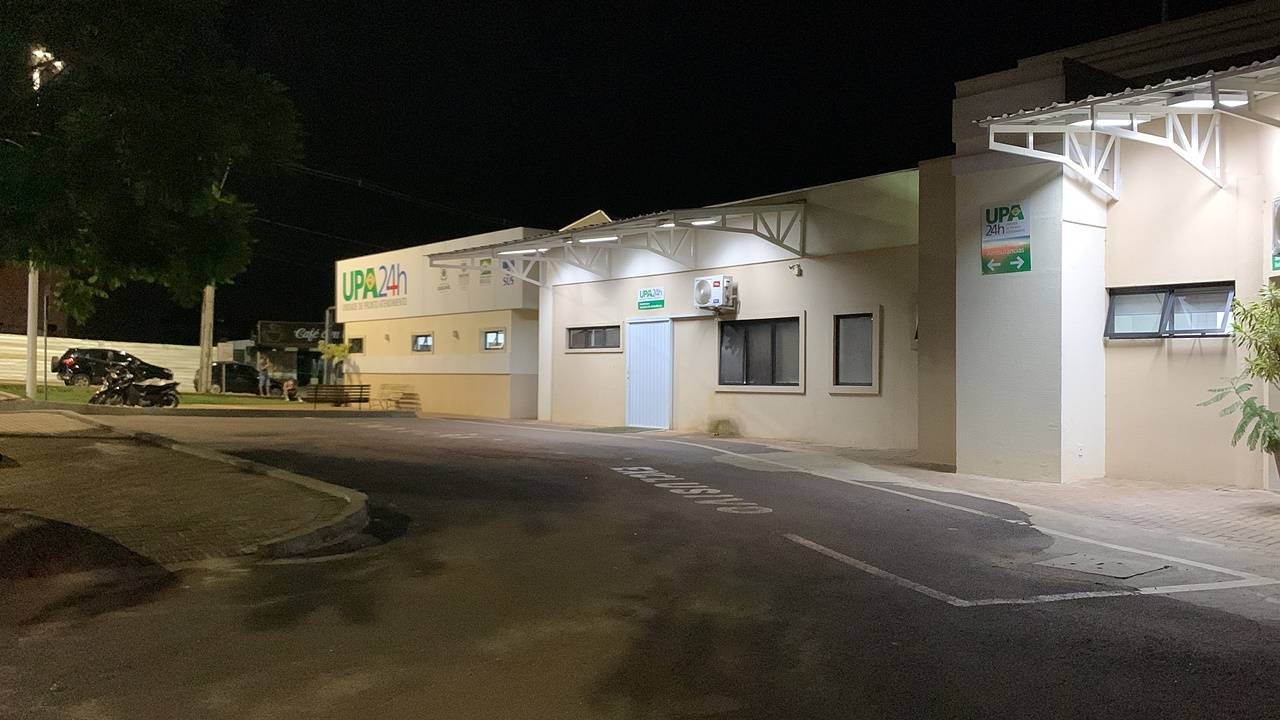 Homem é ferido por disparo de arma de fogo pede ajuda na UPA Brasília