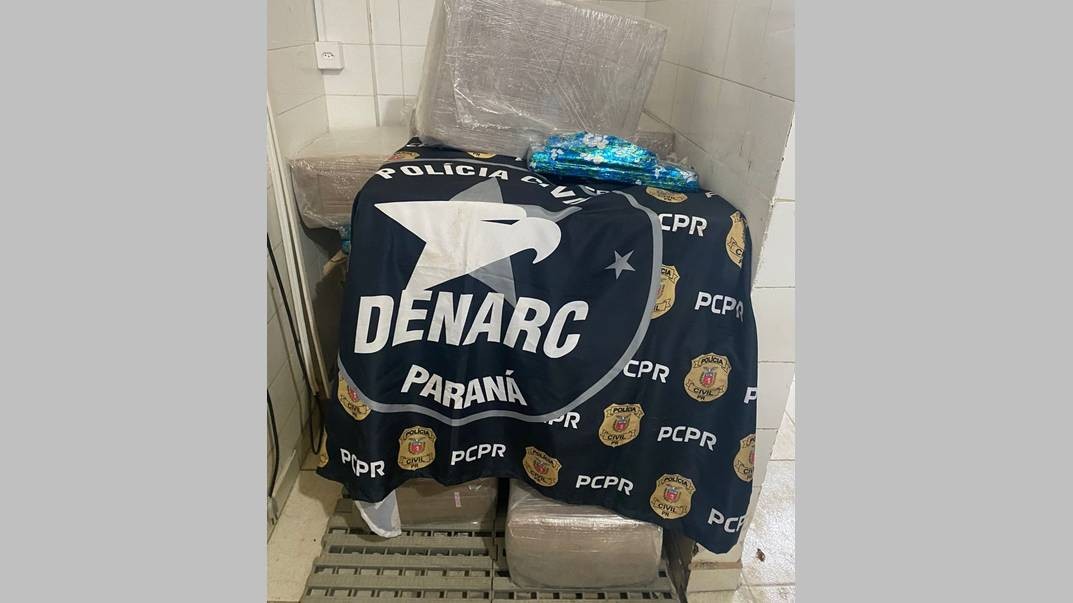 Denarc de Cascavel apreende caminhão com quase 400 quilos de maconha em Ponta Grossa