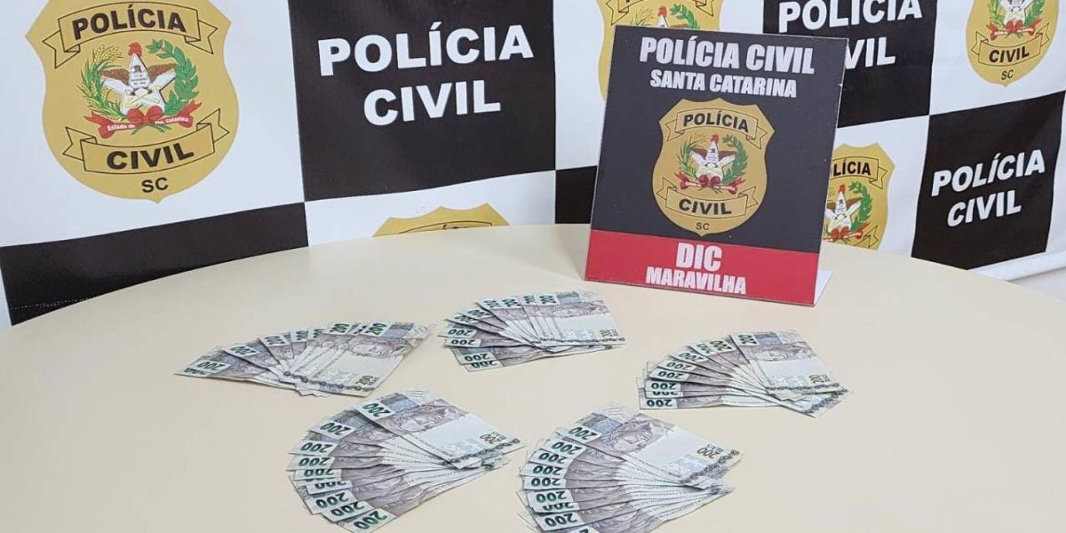 Mulher é presa em SC por extorsão após pedir R$ 10 mil a empresário que conheceu em Cascavel
