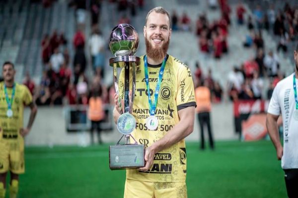 Futebol Clube Cascavel anuncia saída de Lucas Coelho após vice-campeonato