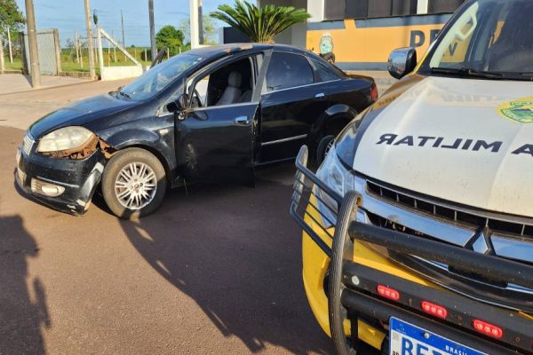 Patrulhamento da PR-323 resulta na apreensão de veículo preparado para o transporte de contrabando