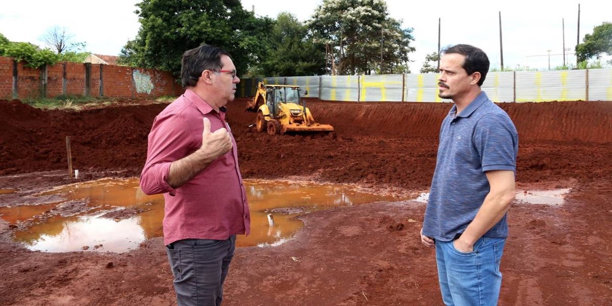 Paranhos atende pedido de Alécio e constrói restaurante popular no bairro Colonial