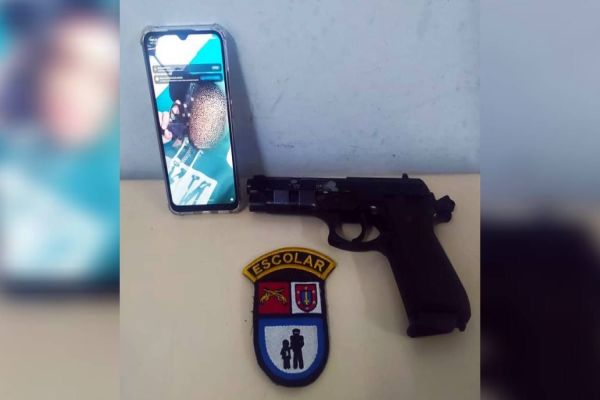 Colégio aciona polícia após aluno postar foto armado em redes sociais no Paraná