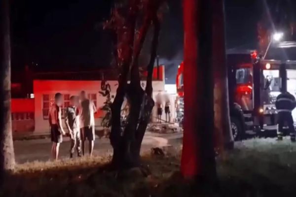Incêndio em abrigo para crianças e adolescentes deixa quatro mortos e 13 feridos