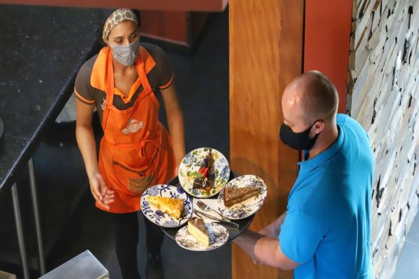 Paraná tem melhor resultado do Sul no setor de serviços, aponta pesquisa do IBGE