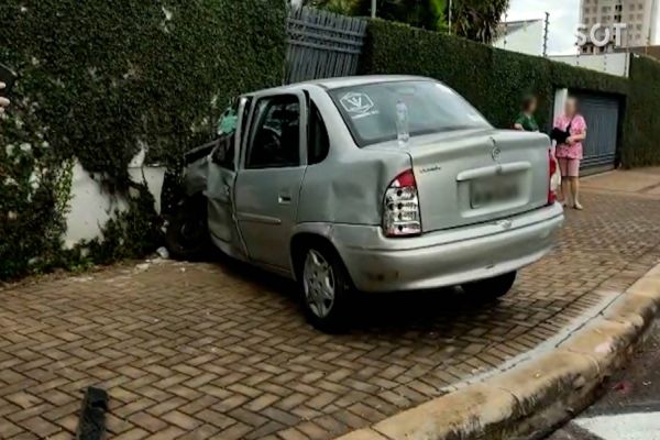 Jovem de 24 anos fica ferido após forte colisão na Rua Marechal Cândido Rondon