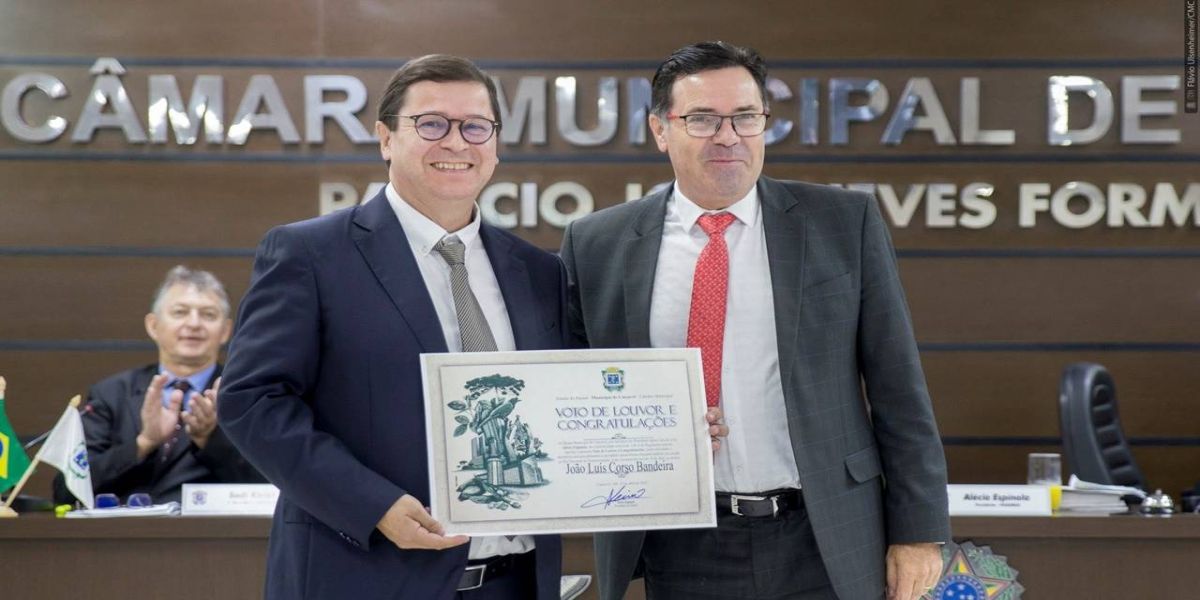 Neurocirurgião Dr. Bandeira é homenageado com Voto de Louvor por sua atuação