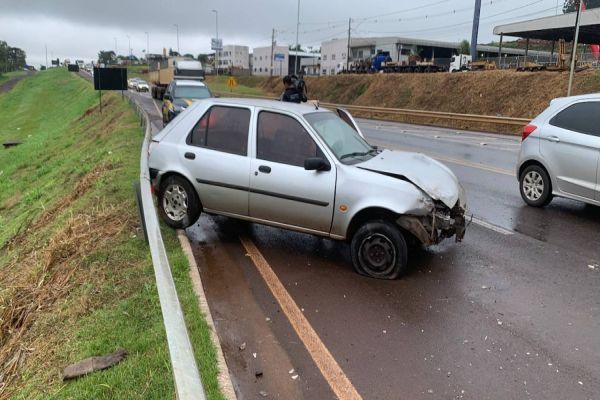 Condutora fica ferida após colisão na BR-277 em Cascavel