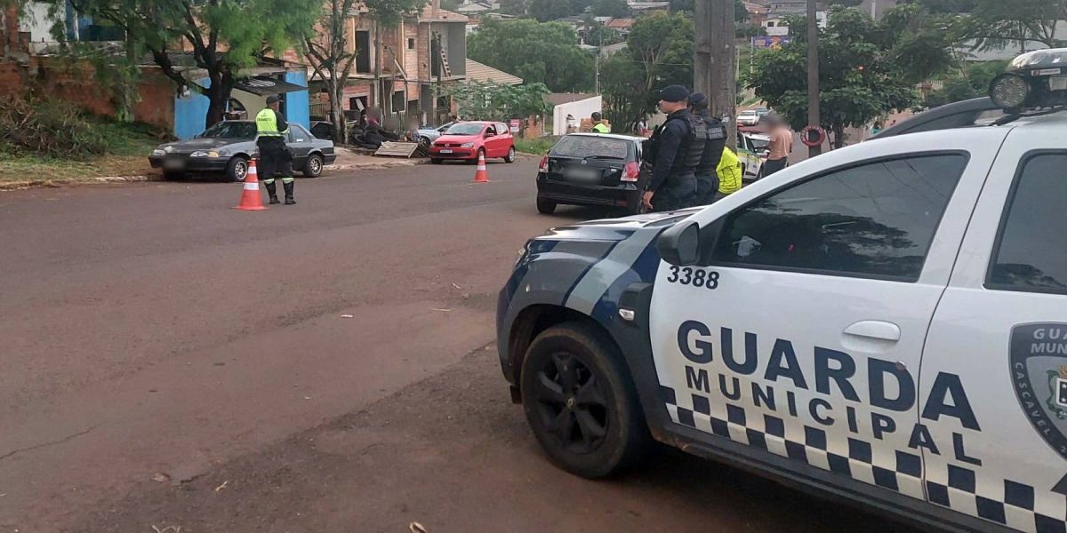 Blitze flagram condutores sem habilitação, embriagados e sem cinto de segurança em Cascavel