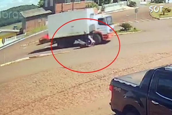 Motociclista de 51 anos morre ao ser atropelada por caminhão em Guaraniaçu