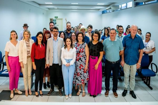 Município de Santa Terezinha de Itaipu e Unioeste firmam parceria inédita beneficiando a educação