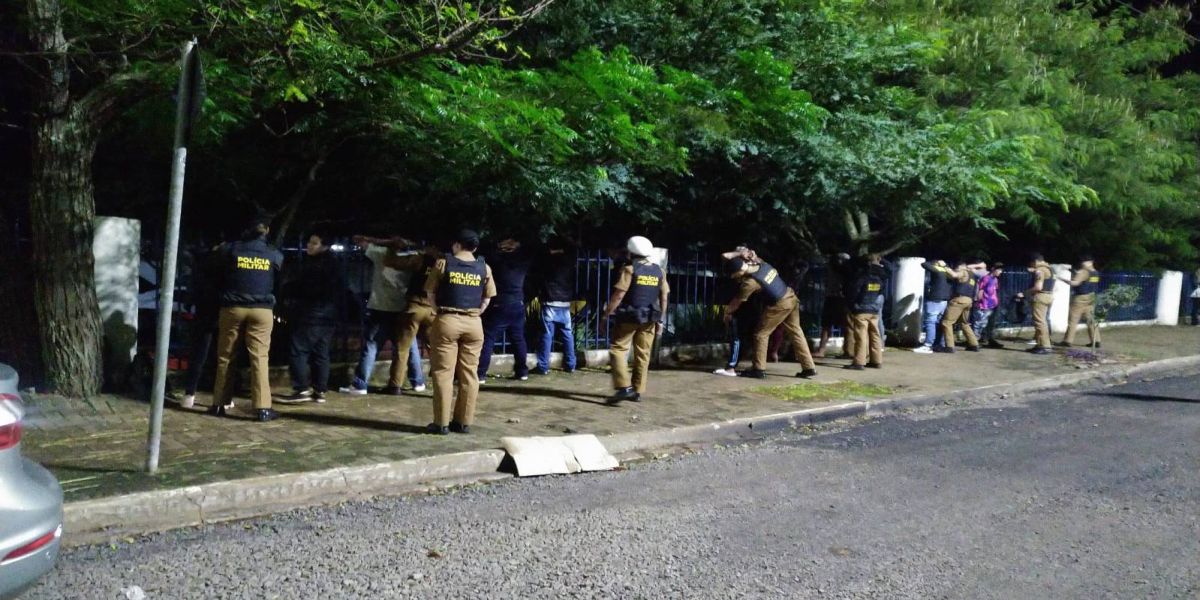 Operação de trânsito da 3ª EsFAEP da PM resulta em apreensão de veículos e drogas em Cascavel