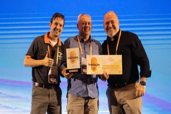 Foto relacionada a notícia: Coopavel vence o Oscar da Inovação da UPL