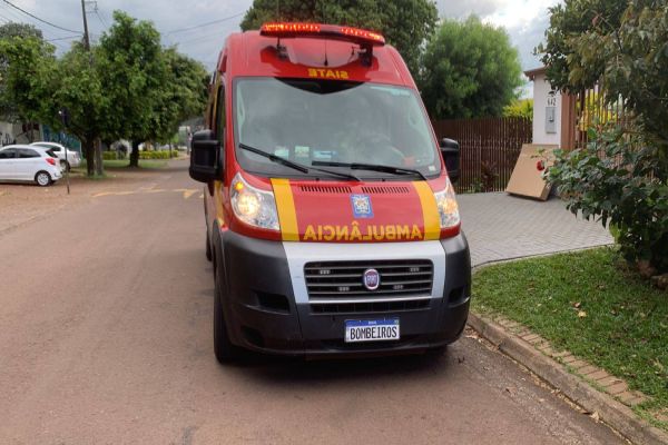 Imagem referente a notícia: Menina fica ferida após ser atropelada por carro no Jardim Nacional