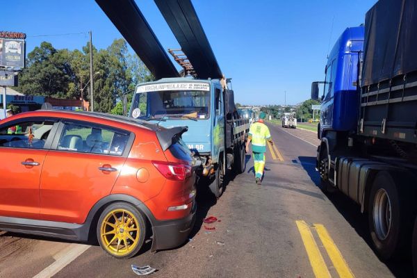 Imagem referente a notícia: Trevo da Portal é palco de mais um acidente de trânsito