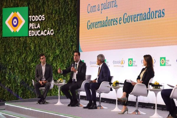 Governador apresenta ações que geraram salto do ensino público do Paraná em evento nacional