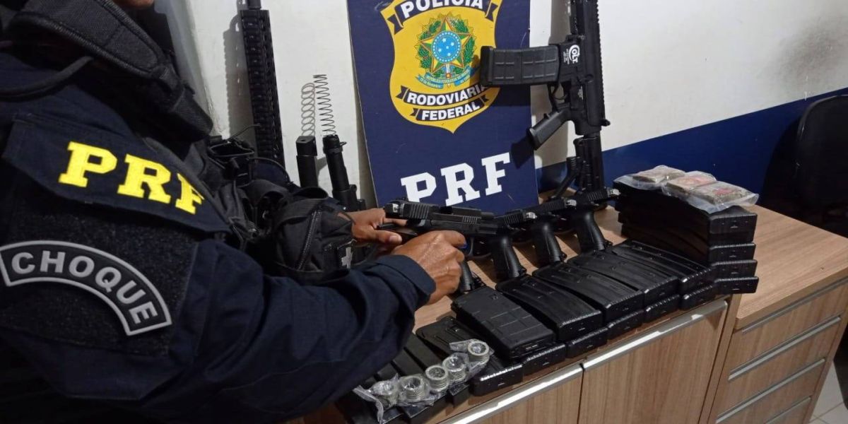 PRF apreende arsenal de armas e drogas em abordagem na BR-277 em Céu Azul