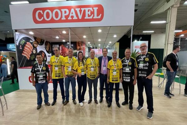 Coopavel apresenta cortes de carnes e lançamentos durante a ExpoApras