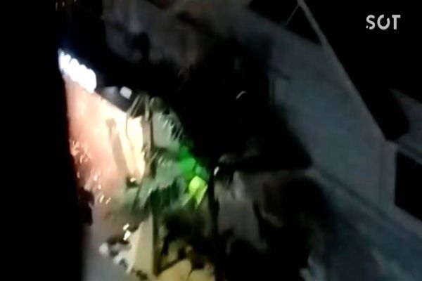 Imagem referente a notícia: Morador filma ação dos assaltantes em agência bancária de Nova Santa Rosa